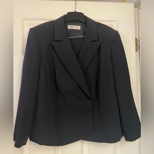 Size 18, black, TAHARI, business skirt suit